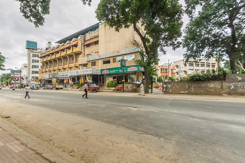 Hotel Mb International Palace Side Mysore Buitenkant foto