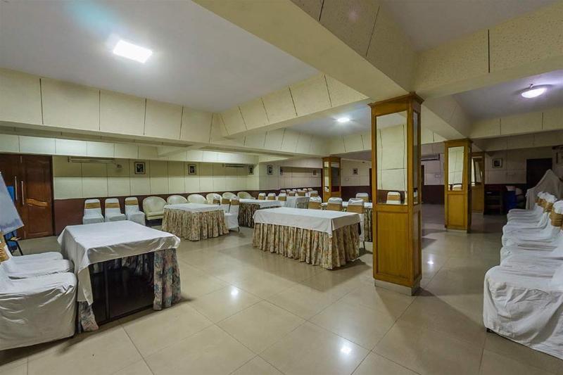 Hotel Mb International Palace Side Mysore Buitenkant foto