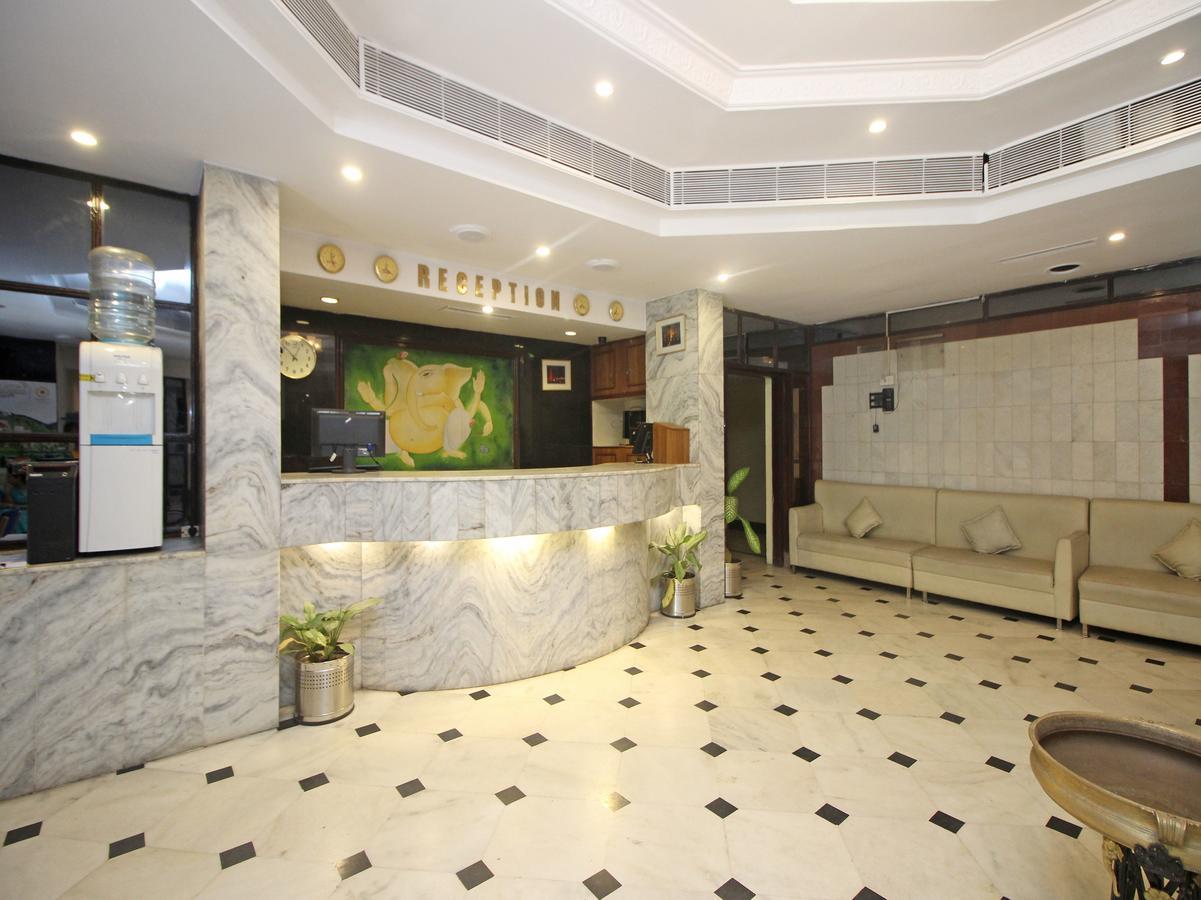 Hotel Mb International Palace Side Mysore Buitenkant foto