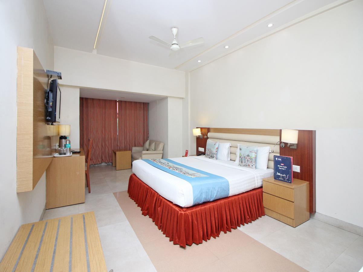 Hotel Mb International Palace Side Mysore Buitenkant foto